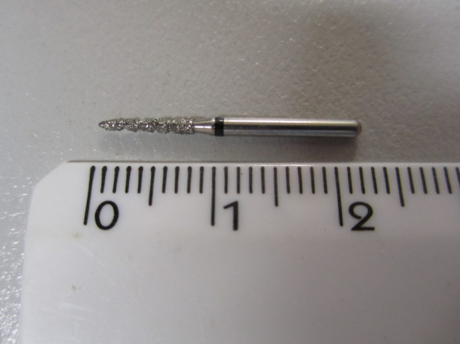 Turbine diamant fissure grosse pointee anneau noir