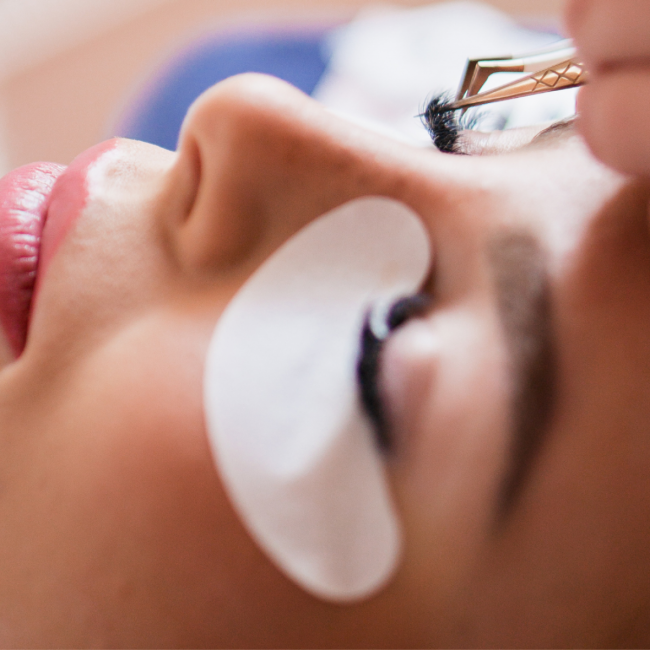 One by One lashes cursus SHE cosmetics Harelbeke One by One lashes cursus SHE cosmetics Harelbeke