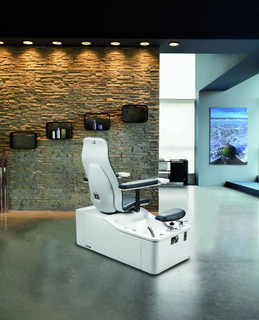 Elba Pedi Spa - seduta schiena-Ambientata.webp