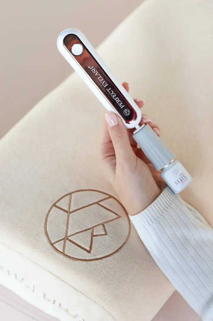 Glue Shaker